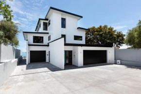 Oakura Beach Front Apartments